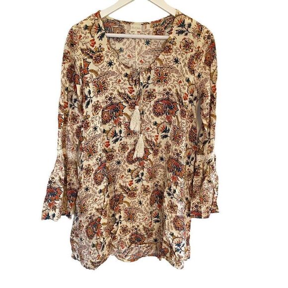 Altar'd State Dresses & Skirts - altar'd state small tassel long bell sleeve paisley print dress short